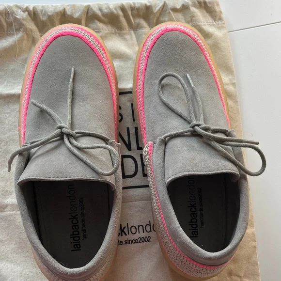 Laidback London Komo Crochet Moccasin Fossil Neon Pink Gray Moccasins Pink Trim - Picture 4 of 7